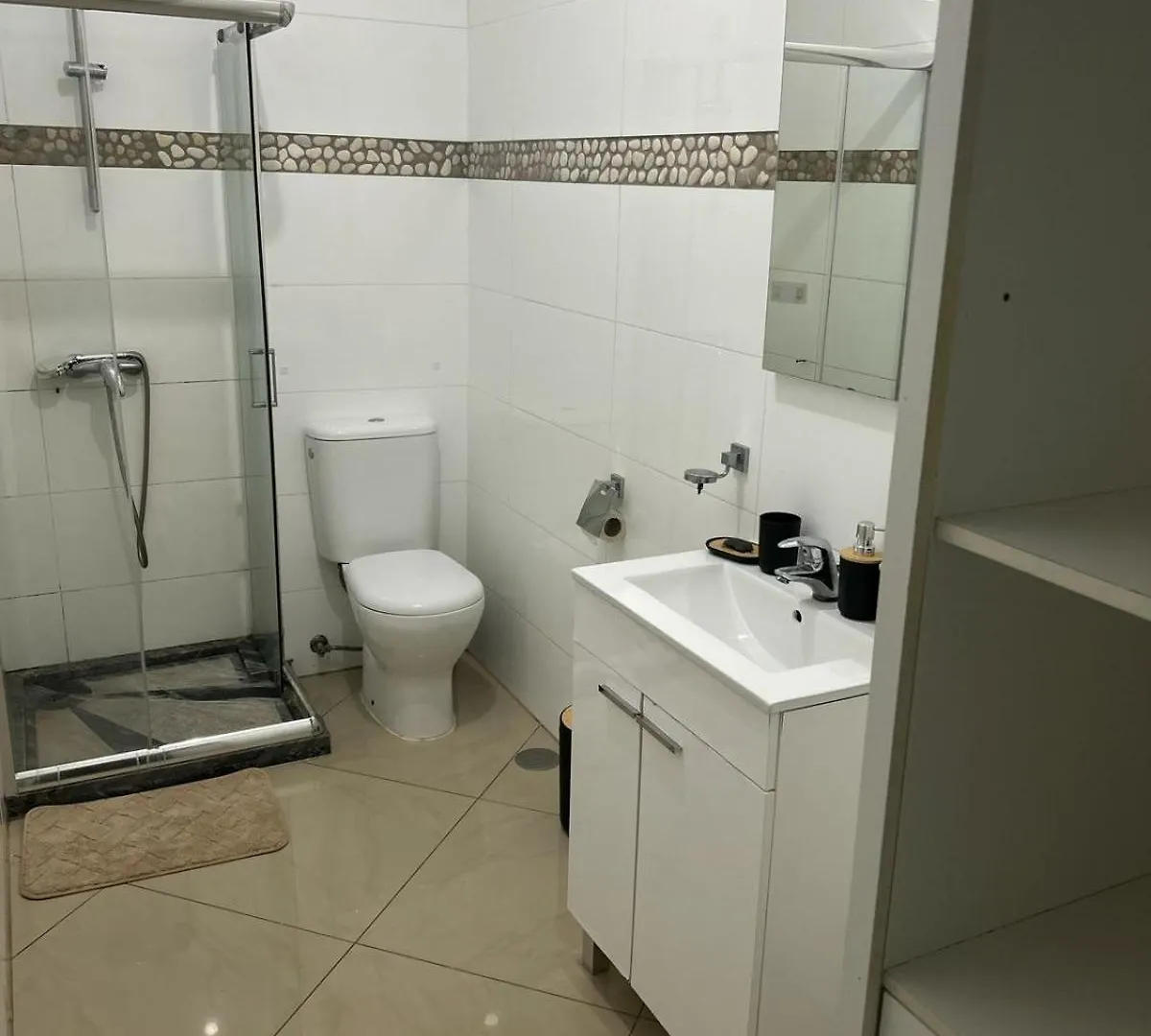 Kubiku Guest House 프라이아